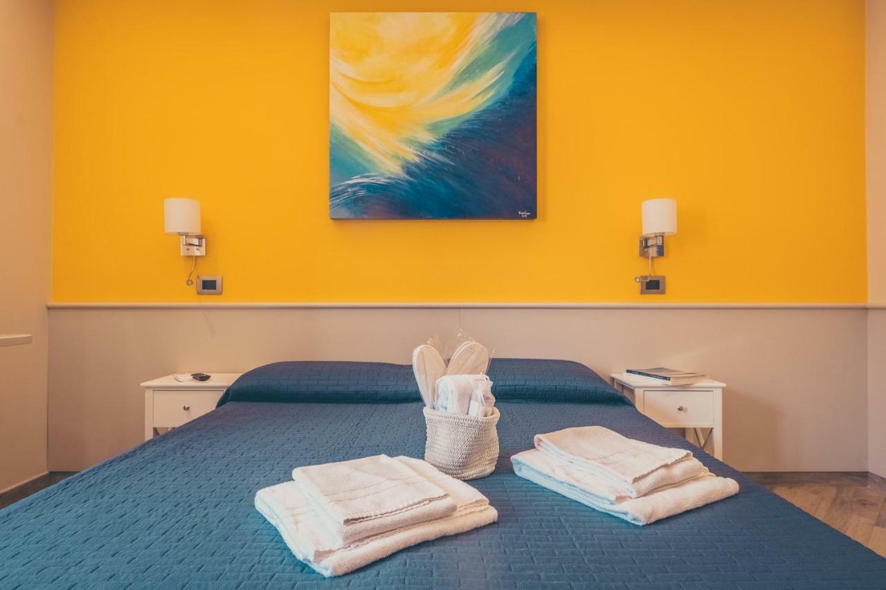 Oltre Il Mare Guest House 加埃塔 外观 照片