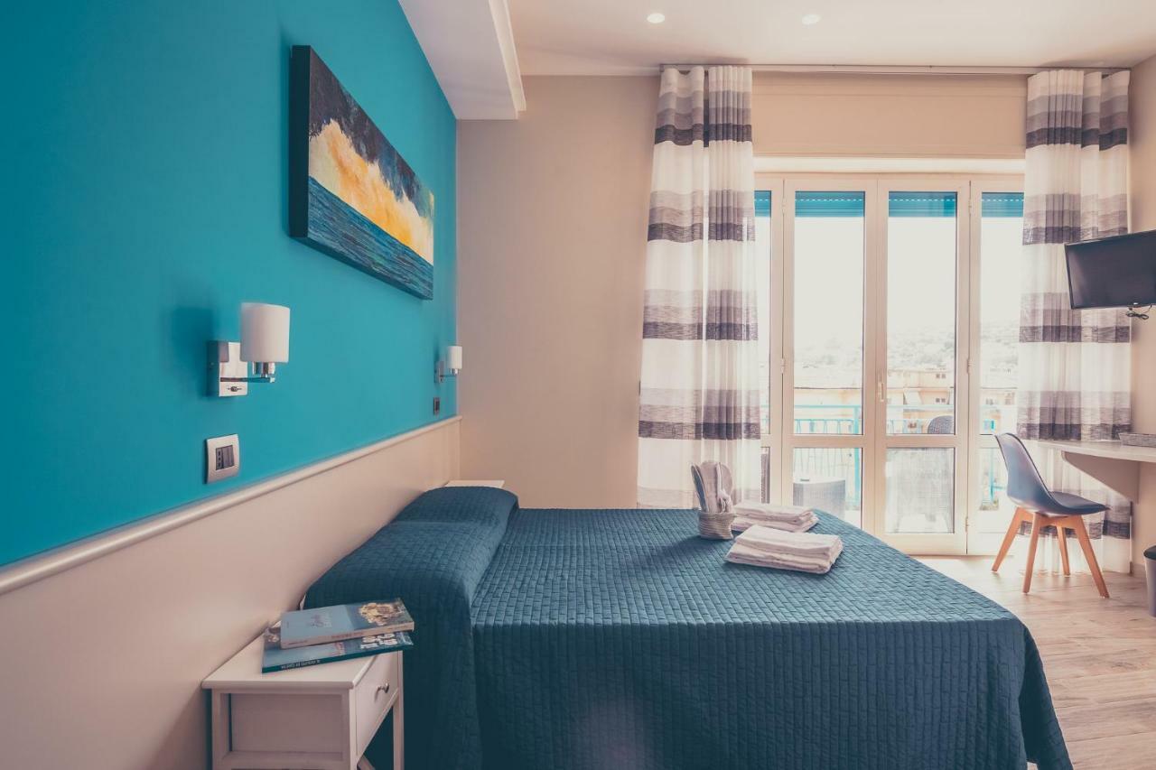 Oltre Il Mare Guest House 加埃塔 外观 照片